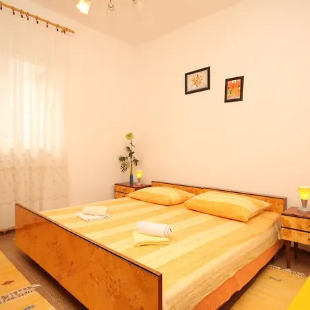 Διαμέρισμα With Parking Space Mrljane, Pasman - 8498