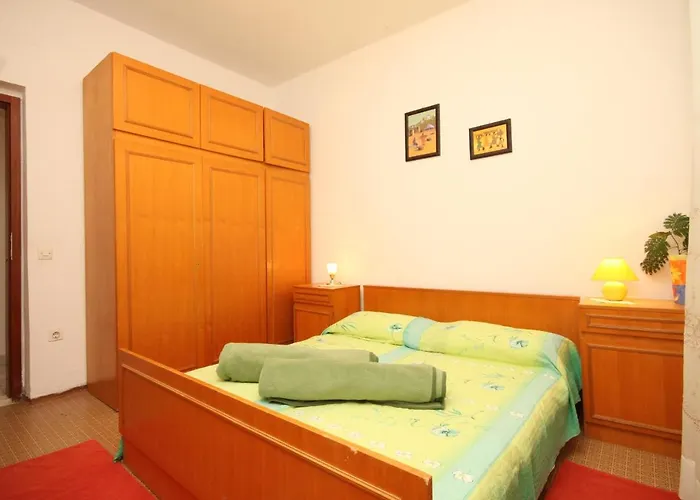 Апартаменты With Parking Space Mrljane, Pasman - 8498 Mali Pasman